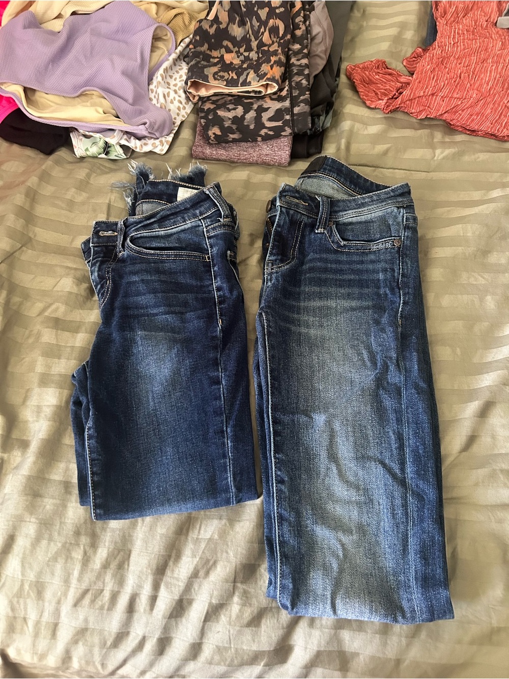 Buckle Women's Dark Wash Blue Jeans